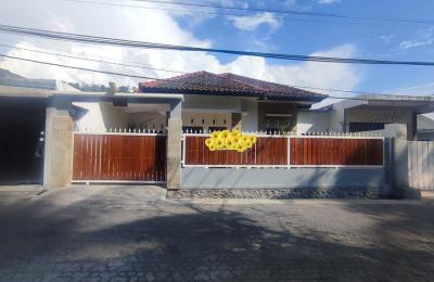 One Level House in Green Valley, Senggigi